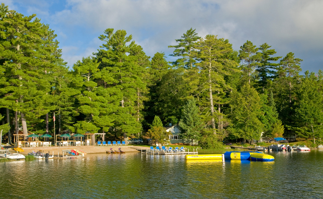 Broadwater Lodge Resort beach area